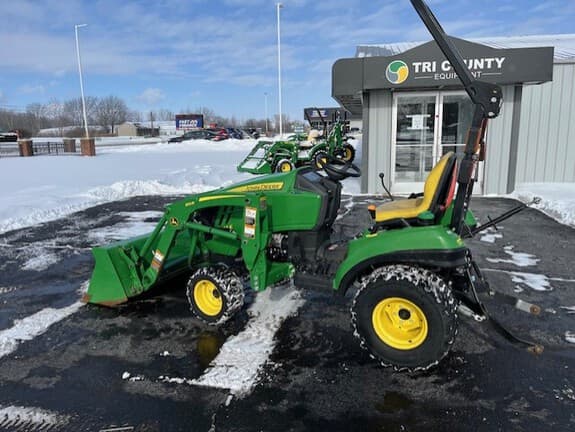 Image of John Deere 1023E equipment image 1