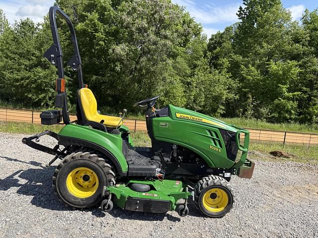 Image of John Deere 1023E equipment image 2