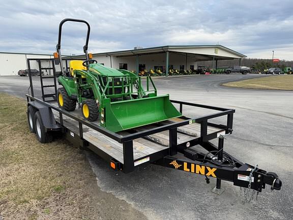 Image of John Deere 1023E equipment image 3