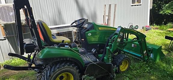 Image of John Deere 1023E equipment image 3