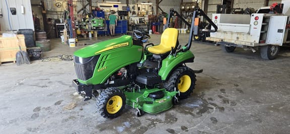 2018 John Deere 1023E Equipment Image0
