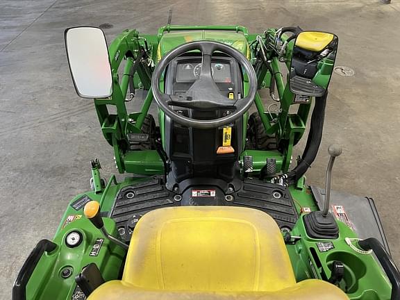 Image of John Deere 1023E equipment image 4