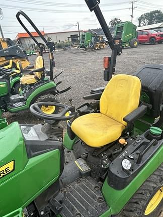 Image of John Deere 1025R equipment image 4