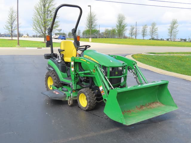 Image of John Deere 1025R equipment image 2
