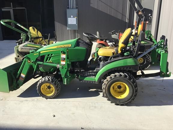 Image of John Deere 1025R equipment image 1