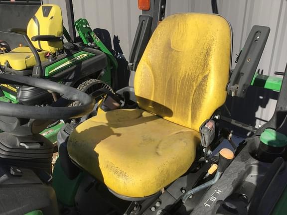 Image of John Deere 1025R equipment image 4