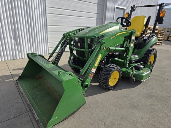 2018 John Deere 1025R Equipment Image0