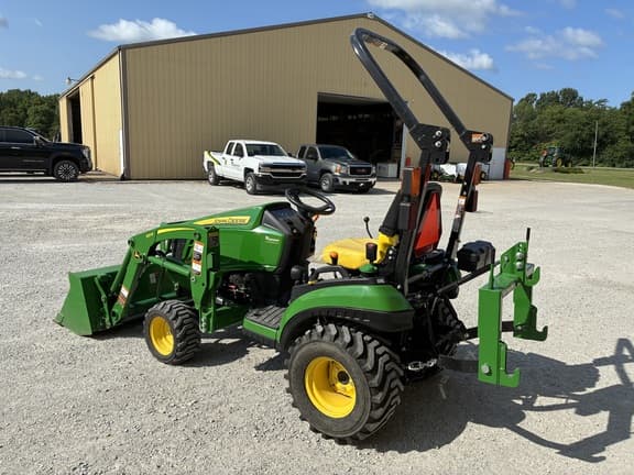 Image of John Deere 1025R equipment image 4