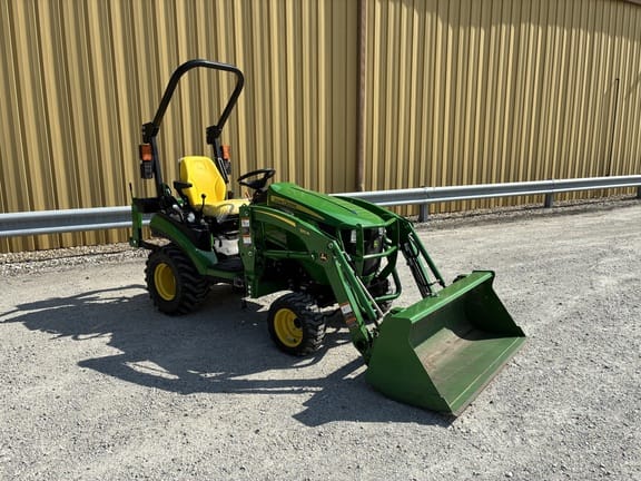 2018 John Deere 1025R Equipment Image0