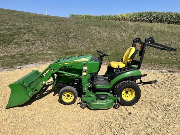 Image of John Deere 1025R equipment image 1