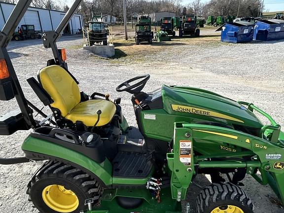 Image of John Deere 1025R equipment image 4