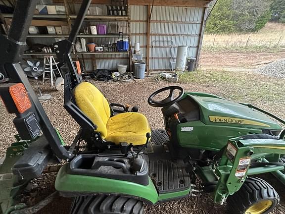 Image of John Deere 1025R equipment image 4