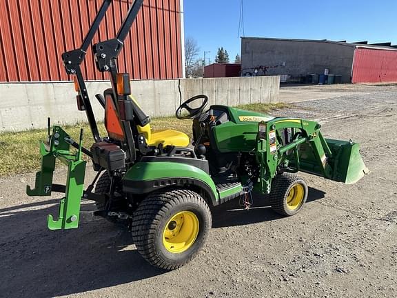 Image of John Deere 1025R equipment image 2