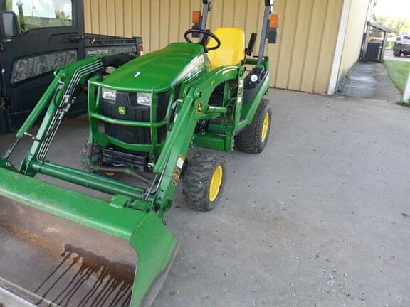 2018 John Deere 1025R Equipment Image0