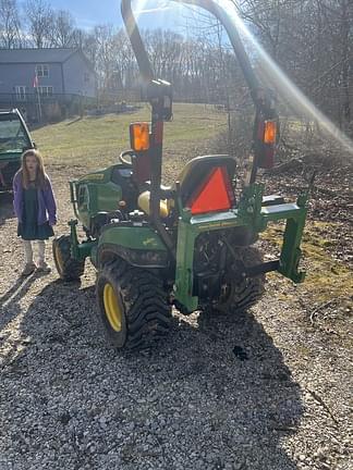 Image of John Deere 1025R equipment image 3