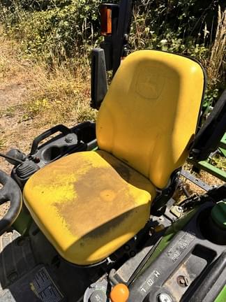 Image of John Deere 1025R equipment image 4