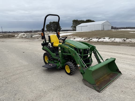 Image of John Deere 1025R equipment image 3