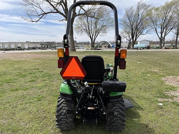 Image of John Deere 1025R equipment image 3