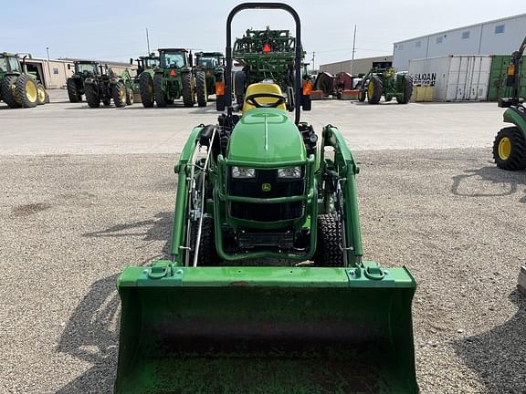 Image of John Deere 1025R equipment image 4