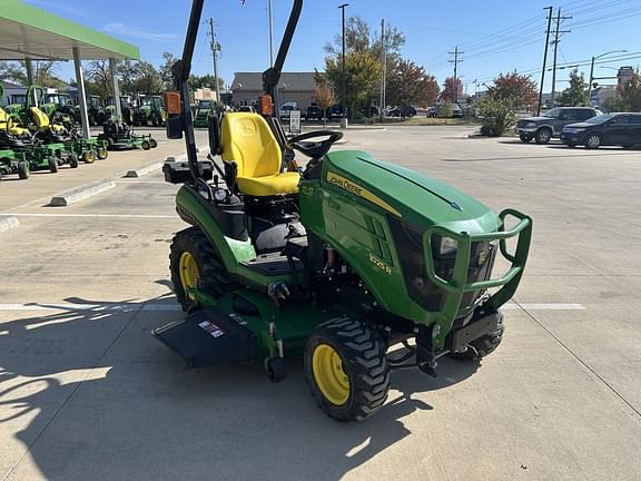 Image of John Deere 1025R equipment image 3