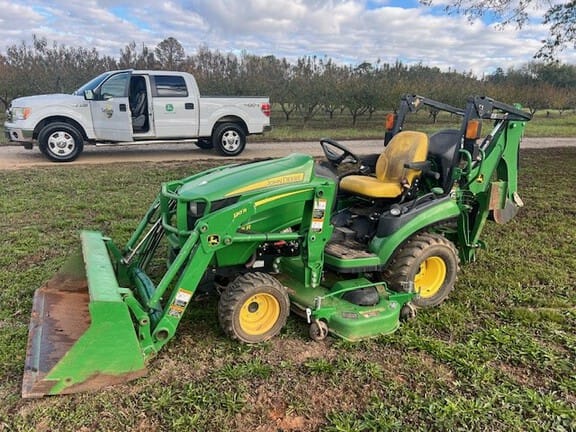 2018 John Deere 1025R Equipment Image0