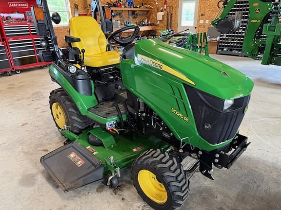 Image of John Deere 1025R equipment image 2