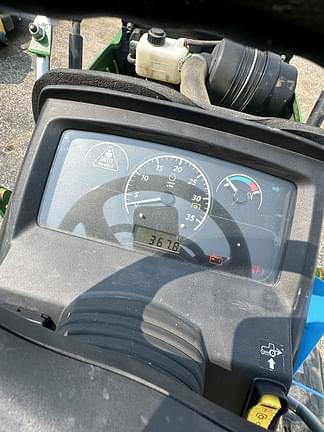 Image of John Deere 1025R equipment image 4