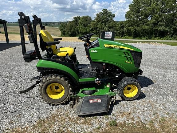 Image of John Deere 1025R equipment image 3