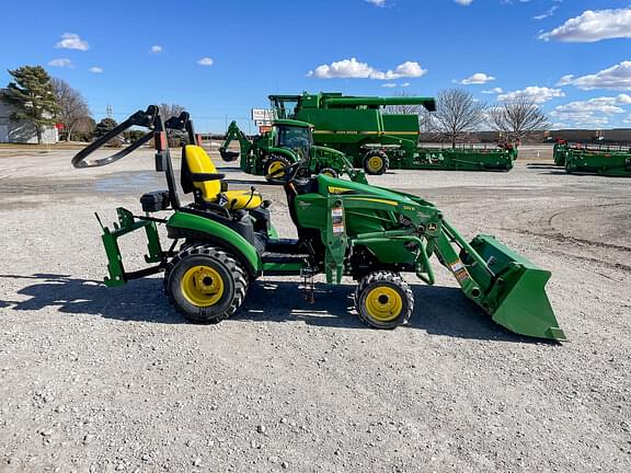 Image of John Deere 1025R equipment image 3