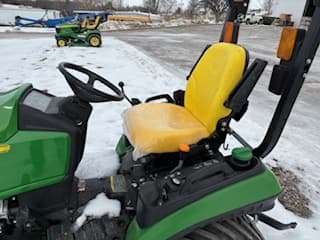Image of John Deere 1025R equipment image 3
