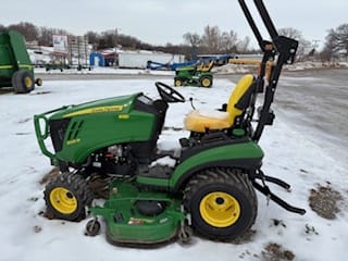 2018 John Deere 1025R Equipment Image0