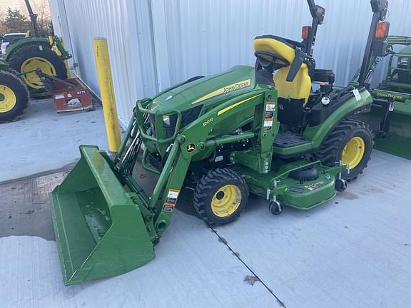 Image of John Deere 1025R equipment image 3