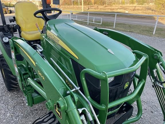 Image of John Deere 1025R equipment image 4