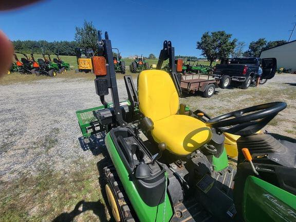 Image of John Deere 1025R equipment image 2