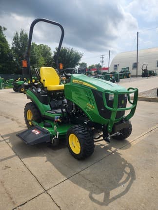 Image of John Deere 1025R equipment image 3