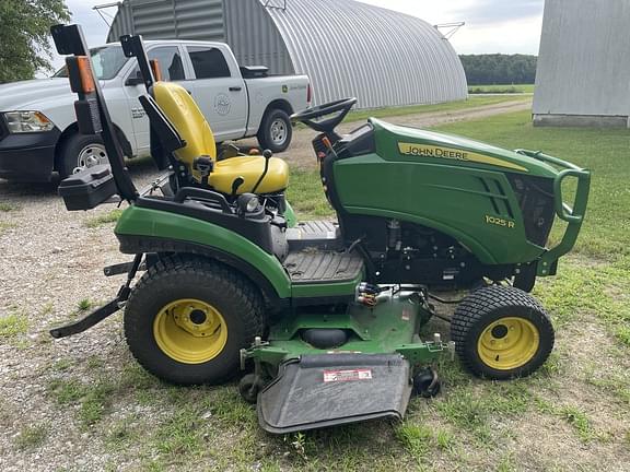 Image of John Deere 1025R equipment image 3