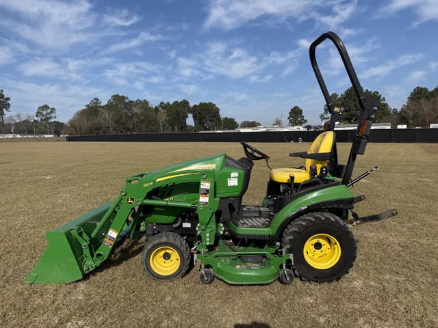 Image of John Deere 1025R equipment image 1