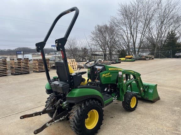 Image of John Deere 1025R equipment image 4