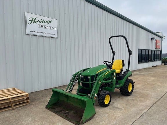 2018 John Deere 1025R Equipment Image0