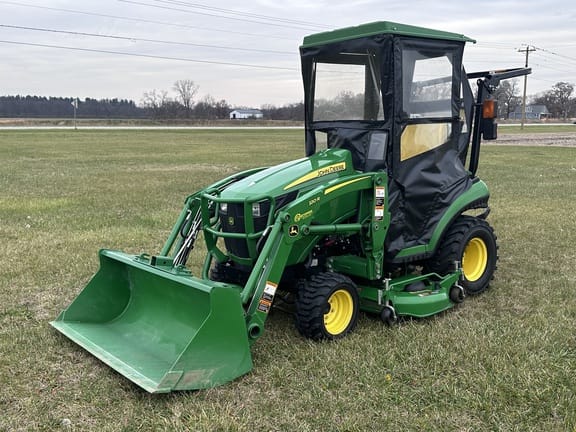 2018 John Deere 1025R Equipment Image0