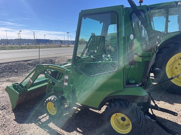 Image of John Deere 1025R equipment image 3