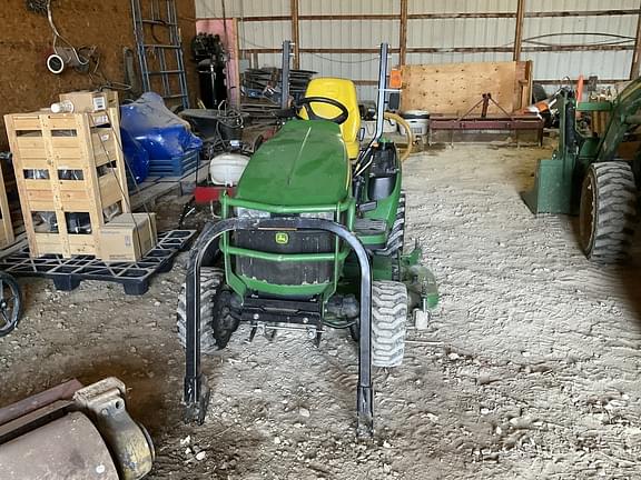 Image of John Deere 1025R equipment image 2