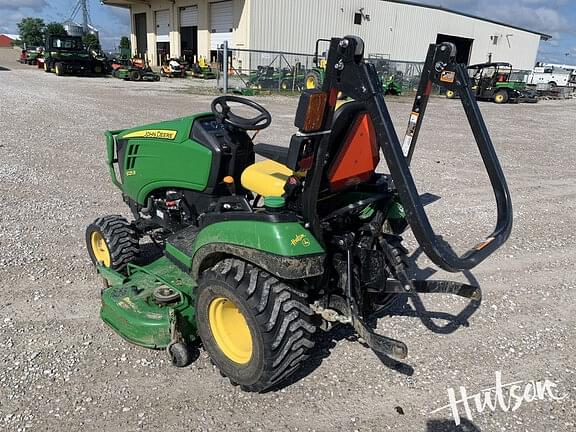 Image of John Deere 1025R equipment image 2
