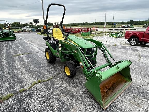 Image of John Deere 1025R equipment image 4