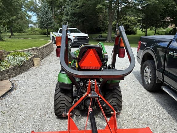 Image of John Deere 1025R equipment image 3