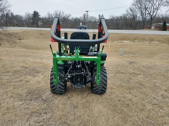 Image of John Deere 1025R equipment image 4