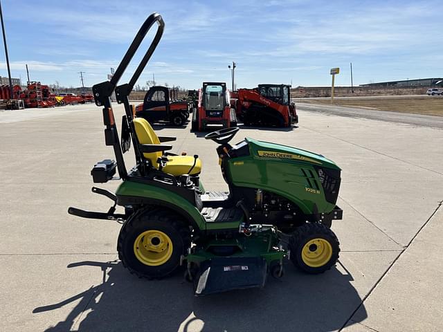 Image of John Deere 1025R equipment image 4