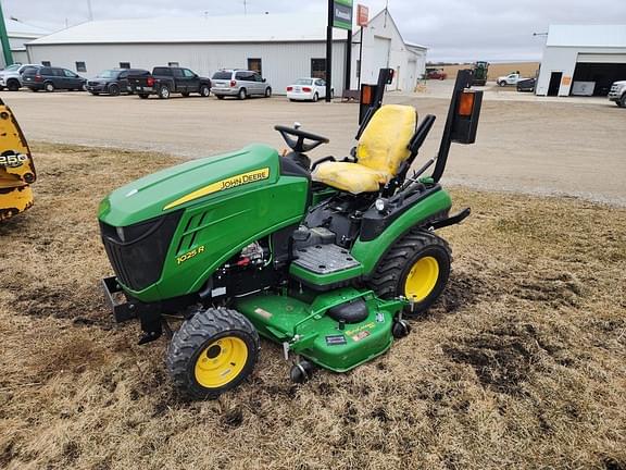 Image of John Deere 1025R equipment image 3