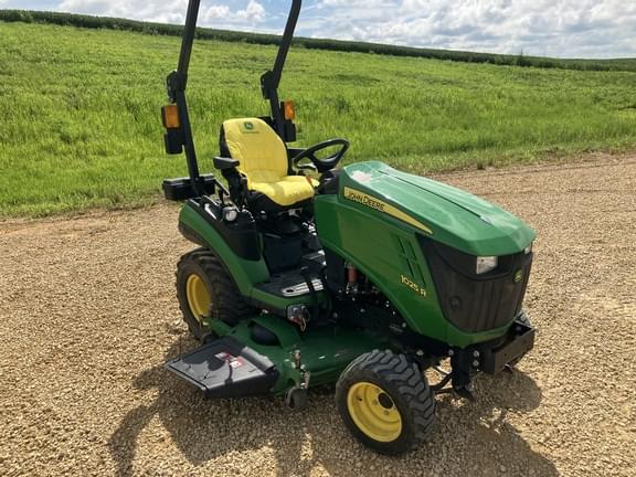 Image of John Deere 1025R equipment image 3