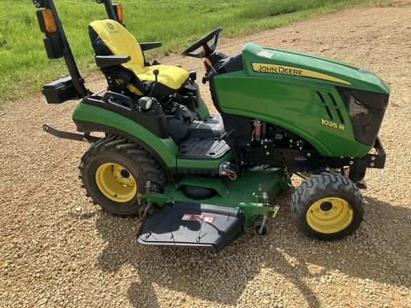 Image of John Deere 1025R equipment image 4